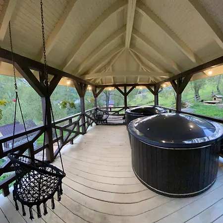 славний гуцул & чани джакузі Jablunyzja